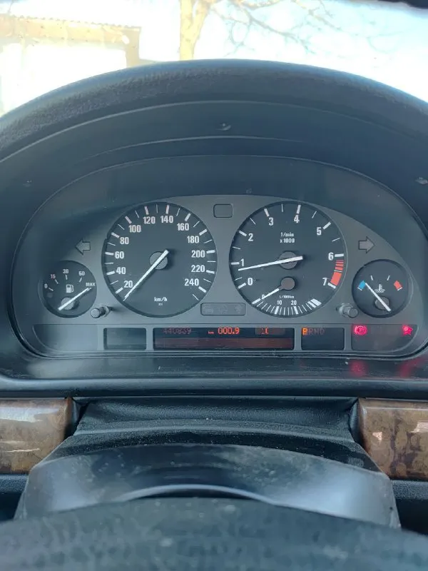 Bmw e 39 1999 2.5 двухваносный в 2016 пригнана и растаможена один владелец птс пробег 440 т по ходовой все рычаги тяги и стойки новые пробег мотора и коробки 163т масло не ест вообще коробка работает четко родное лобовое все защиты дна на месте новый акб 39 в очень хорошем состоянии цена 770 т +79524111926 мариуполь - фотография - 7