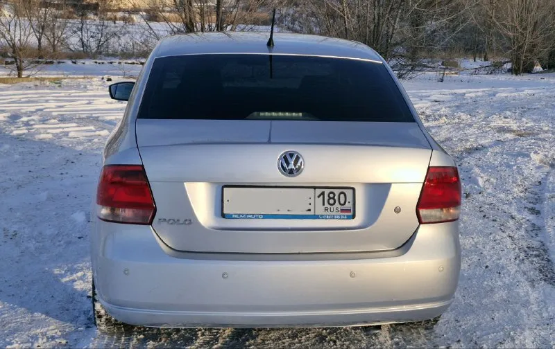 ❗️автомобиль: volkswagen polo ▫️ год выпуска: 2013 ▫️ автомат (aisin 6ст) ▫️двигатель: 1 598 см³ / 105 л. с., бензин ▫️пробег: 204 285 км ▫️3 владельца по птс машина в заводском окрасе. все стёкла заводские, включая лобовое. два комплекта колёс, два ключа. двигатель работает ровно, коробка переключается плавно, подвеска в порядке. салон чистый и аккуратный, не прокурен, без посторонних запахов. ✔️ комплектация: ▫️кондиционер ▫️ электростеклоподъемники ▫️ подогрев сидений ▫️ парктроники 🪙цена: 780 тыс. рублей 📱 +7 949 805-05-50 📱 @polinazen13 полина 📲 tg: @polinazen13 📞 звоните: +7(949)8050550 - фотография - 2