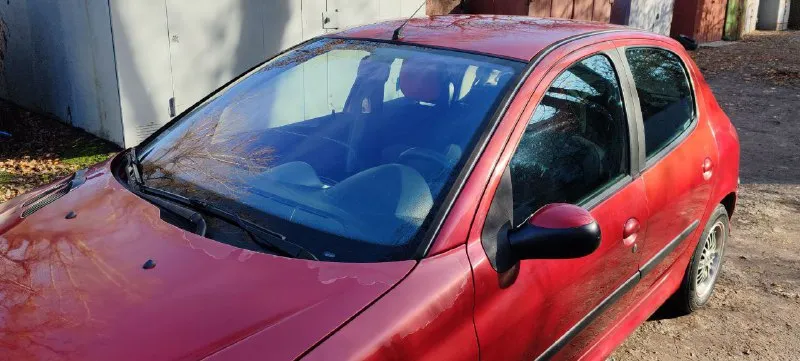 ✅автомобиль: peugeot 206 ✅год: 2004 ✅пробег: 135000 ✅объем: 1.1 ✅цена: 340000(торг у капота) ✅телефон: +79493313593 ✅подпись автора: борис ✅город: донецк, ворошиловский р-н +сигнализация, передние стеклоподъемники, кондиционер. взята с салона новой, 1 владелец по птс, пробег городской, не скручен. вместе с машиной идет комплект документов о техобслуживании с момента покупки, два комплекта свежей резины на дисках (bridgestone лето на легкосплавных, hankook зима на штамповке). мкп 5 работает идеально, не вылетает. машина обслуживается регулярно. есть мелкие недочеты по кузову (видно на фото). на полном ходу, используется ежедневно. салон чистый, аккуратный. 📞 звоните: +7(949)3313593 - фотография - 6