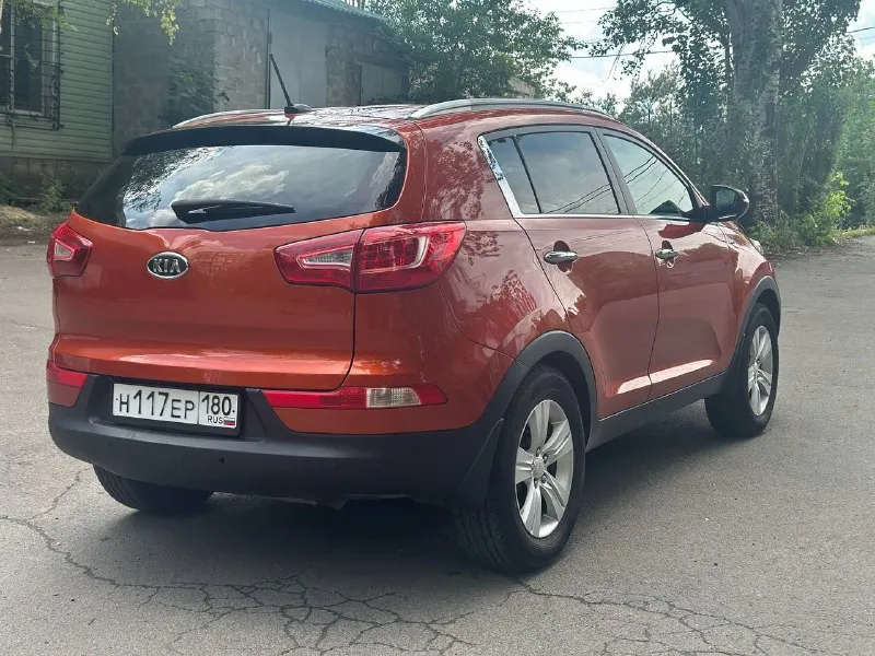 🚗 Sportage
Год: 2011
Тип кпп: автоматическая
Пробег 200000км
Двигатель гильзован
Обьем 2.0
Привод:полный
Без дтп
Дополнительная информация:
Мотор и коробка идеально работает, нареканий никаких нет
За автомобилем следили, вовремя проходил то
Кузов без гнили и рыжиков.
В дтп не участвовала,
Салон очень ухоженный и опрятный
Предмаксимальная комплектация:
Старт-стоп, подогрев сидений, мульти руль, 2 ключа, датчик дождя, датчик света, автоскладывание зеркал, система помощи при спуске с горы, климат-контроль, круиз-контроль
Цена: 1200000+торг
Собственник
+79493471173 - фотография - 6