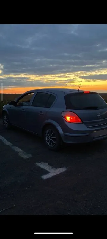 Продам opel astra h 2006г в отличном состоянии машина каждый день на ходу продажа с переоформлением кпп без нареканий грм и масло менялось 1000 км назад цена 520000 т. р. +торг или обмен с доплатой звонить +79494253154 📞 звоните: +7(949)4253154 - фотография - 5