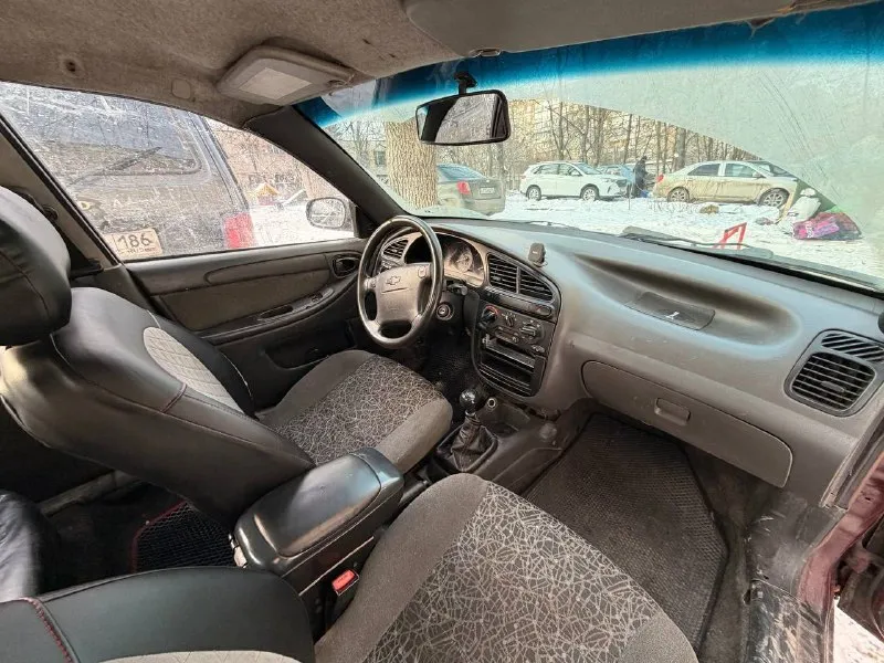 Продам chevrolet ланос 2007 года выпуска учет рф 180 год : 2007 пробег : 202055 км двигатель : 1.6 (86 л/с) коробка : механика бензин машина 🚘 работяга состояние на свои года масло поменял 2 тысячи назад антифриз новый печка дует машина на ходу каждый день ездит новая зимняя резина дхо сигнализация стоит гидра усилитель руля машина находится г донецк цену вижу 230₽ +79497287396 📞 звоните: +7(949)7287396 - фотография - 2