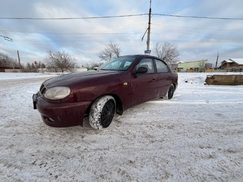 Продам chevrolet ланос 2007 года выпуска учет рф 180 год : 2007 пробег : 202055 км двигатель : 1.6 (86 л/с) коробка : механика бензин машина 🚘 работяга состояние на свои года масло поменял 2 тысячи назад антифриз новый печка дует машина на ходу каждый день ездит новая зимняя резина дхо сигнализация стоит гидра усилитель руля машина находится г донецк цену вижу 230₽ +79497287396 📞 звоните: +7(949)7287396 - фотография - 7