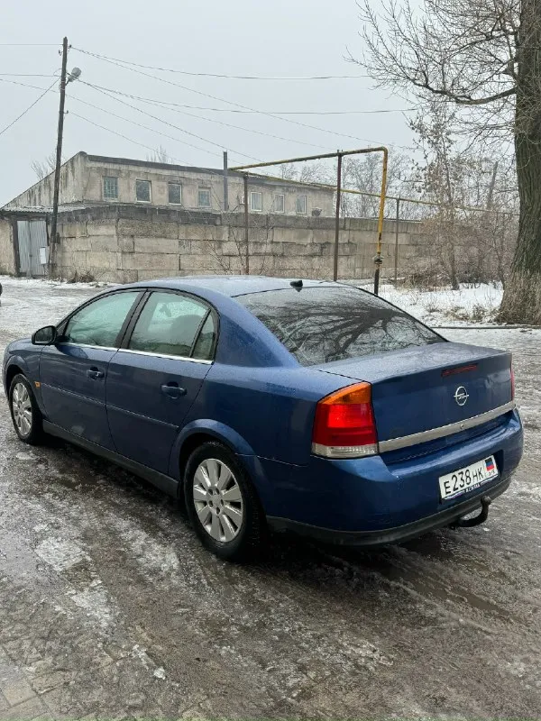 В продаже opel vectra c, ( opel вектра с) 2002 год, 2.2 бензин с на механической коробке передачи, двигатель коробка отлично, машина в хорошем состоянии, на полном боевом ходу, делать ничего не надо, сел поехал, не гнилая, без рыжиков, печка работает, фары светят, музыка играет, дворники работают, стекла все поднимаются опускаются, документы в порядке, оформление в мрэо, цена 350 тысяч осмотр макеевка- +79495801037 📞 звоните: +7(949)5801037 - фотография - 3