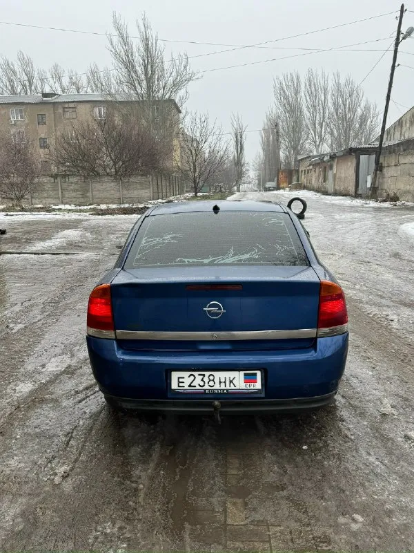 В продаже opel vectra c, ( opel вектра с) 2002 год, 2.2 бензин с на механической коробке передачи, двигатель коробка отлично, машина в хорошем состоянии, на полном боевом ходу, делать ничего не надо, сел поехал, не гнилая, без рыжиков, печка работает, фары светят, музыка играет, дворники работают, стекла все поднимаются опускаются, документы в порядке, оформление в мрэо, цена 350 тысяч осмотр макеевка- +79495801037 📞 звоните: +7(949)5801037 - фотография - 4
