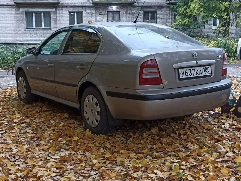 Продам skoda октавия тур 2007 г, 1.4 мкпп, 213000 пробега, на полном боевом ходу, без кондера, собственник 430000 р, +79495645769 📞 звоните: +7(949)5645769 - фотография - 4