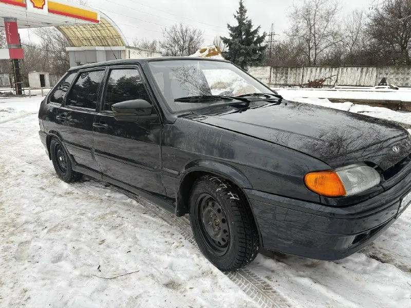 Продам ваз 2114, 2006 год, автомобиль на полном ходу, ходовая часть в хорошем состоянии, двигатель 8клоп, масло не кушает, не дымит работает отлично, стоит раздвоенный выхлоп, очень хорошая музыка, сабб, фронт, все под усилками, кузов в целом не гнилой ну есть моменты по аркам, напомню что автомобиль не новый, недавно поставил лэд приборную панель, коробка без нареканий, центральный замок, цена 200₽ тысяч рублей находится в донецке. по документам полный порядок красивый номер в подарок, обмены не интересуют только продажа, торга нет, +79493336260 📞 звоните: +7(949)3336260 - фотография - 3