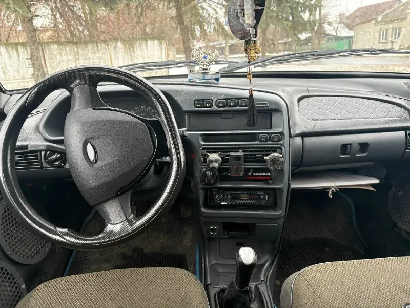 Продам ваз 2114, 2006 год, автомобиль на полном ходу, ходовая часть в хорошем состоянии, двигатель 8клоп, масло не кушает, не дымит работает отлично, стоит раздвоенный выхлоп, очень хорошая музыка, сабб, фронт, все под усилками, кузов в целом не гнилой ну есть моменты по аркам, напомню что автомобиль не новый, недавно поставил лэд приборную панель, коробка без нареканий, центральный замок, цена 200₽ тысяч рублей находится в донецке. по документам полный порядок красивый номер в подарок, обмены не интересуют только продажа, торга нет, +79493336260 📞 звоните: +7(949)3336260 - фотография - 4