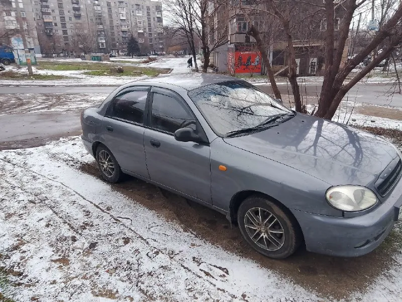 Продам chevrolet lanos 2006 год, в хорошем состоянии на полном ходу. собственник мотор 1.5 8. клоп работает ровно, не дымит, не троит, тяга бодрая. кпп без нареканий, не гудит, не хрустит, все скорости включаются отлично. лкп в отличном состоянии, без гнили. по кузову в хорошем состоянии, дно, пороги, стаканы в хорошем состоянии, сварочных работ не требуется. ходовая хорошая, ничего не стучит не гремит. в машине не курили, салон не прокуренный. по электрике все работает. хорошая зимняя резина. по документам полный порядок, переоформление без проблем! цена данного автомобиля 290 тысяч рублей, торг строго у капота. более подробная информация по телефону +79494128393 📞 звоните: +7(949)4128393 - фотография - 2