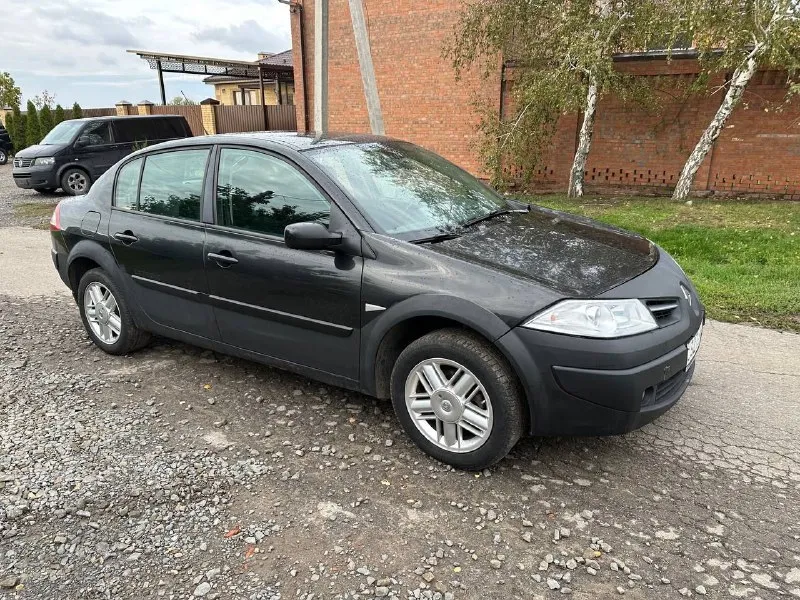 Продам. рено меган 2. 2008года 1.6 пробег 320000 родной механика авто в хорошем состоянии по кузову... - фотография