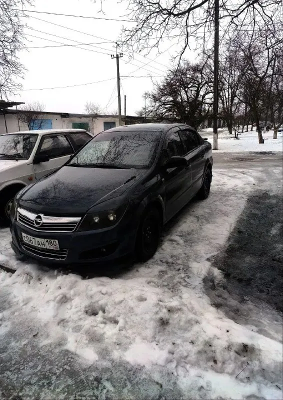 Продам opel астра h 2008год сидан акпп 4 ступенчатая спорт режим на кнопке z1.8xer 140л. с пробег 28... - фотография