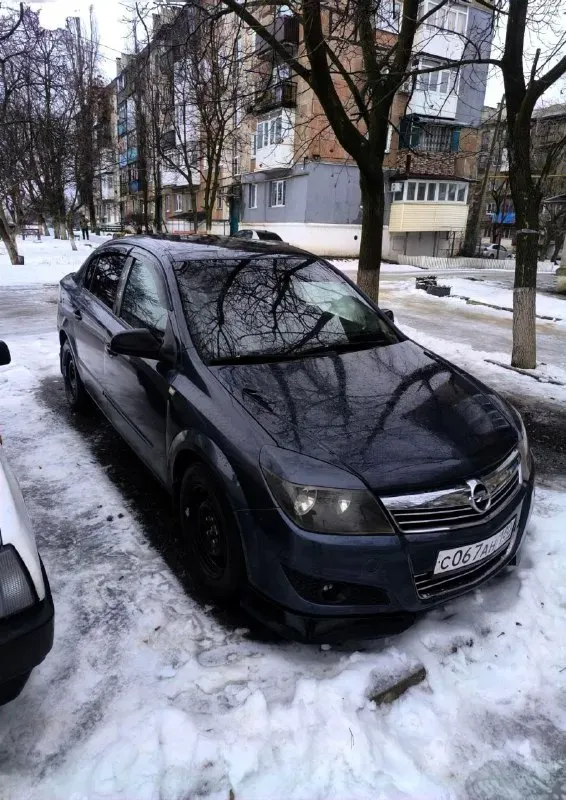 Продам opel астра h 2008год сидан акпп 4 ступенчатая спорт режим на кнопке z1.8xer 140л. с пробег 280т. коньдицеонер работает, магнитола пеонер 6/128 гигабайт, 9 дюймов, пака снял её будут покупать поставлю при покупке динамики эстрада зад перед, выведены провода под сабвуфер подключил и всё работает, подогрев передних сидений, подогрев боковых зеркал, подогрев заднего лобового, ну и мелочи в багажнике домкрат. .. в подарок диски 16r фактически новые, на новой резине зима лепучка, это без торга 650 т руб. звонить по всем вопросам +79497038176 регион видете сами. возможен торг, обмен не интересен. 📞 звоните: +7(949)7038176 - фотография - 2