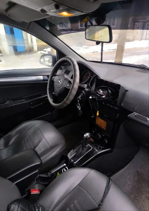 Продам opel астра h 2008год сидан акпп 4 ступенчатая спорт режим на кнопке z1.8xer 140л. с пробег 280т. коньдицеонер работает, магнитола пеонер 6/128 гигабайт, 9 дюймов, пака снял её будут покупать поставлю при покупке динамики эстрада зад перед, выведены провода под сабвуфер подключил и всё работает, подогрев передних сидений, подогрев боковых зеркал, подогрев заднего лобового, ну и мелочи в багажнике домкрат. .. в подарок диски 16r фактически новые, на новой резине зима лепучка, это без торга 650 т руб. звонить по всем вопросам +79497038176 регион видете сами. возможен торг, обмен не интересен. 📞 звоните: +7(949)7038176 - фотография - 8