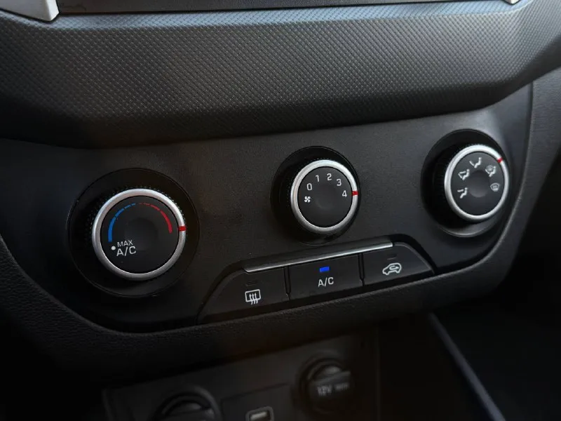 ❗️в продаже❗️ hyundai creta 2019 год выпуска 1.6 бензин мкпп пробег 145.600 км ✅ 1 владелец ✅ передняя часть в бронепленке ✅новая зимняя резина, тормозные диски, сцепление. ✅ отличный внешний вид ✅ богатая комплектация ✅ отличное тех. состояние 💰1.499.000 🔥 ☎️+7(905)-654-77-36📞 - фотография - 9