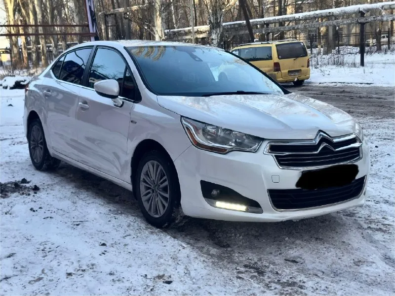 Citroen c4, 2016г. , цена: 670.000₽ хороший торг 1.6 бензин, коробка автомат, пробег 198000км, родной практически вся в родной краски, окрашено пара единиц чисто косметика комплектация отличная - датчики дождя и света - датчики давления в шинах - адаптивный свет с led лампами, светит как днем - двух зонный климат контроль - круиз контроль - автоскладывание зеркал - подогревы лобового, сидений, зеркал и заднего стекла - abs, esp, ebd - зимний режим езды - aux, usb, bluetooth, навигация, браузер хорошая акустика - изменение цвета приборки и т. д. 2 ключа, 2 комплекта резины документы в порядке, можно сразу в мрэо тел. +79493145540 телеграмм там же 📞 🇷🇺 звоните: +79493145540 - фотография - 3