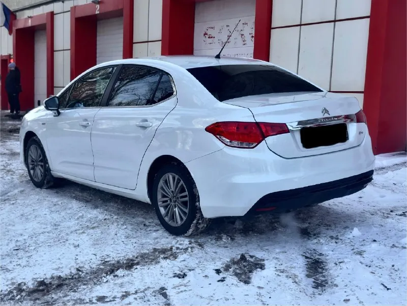 Citroen c4, 2016г. , цена: 670.000₽ хороший торг 1.6 бензин, коробка автомат, пробег 198000км, родной практически вся в родной краски, окрашено пара единиц чисто косметика комплектация отличная - датчики дождя и света - датчики давления в шинах - адаптивный свет с led лампами, светит как днем - двух зонный климат контроль - круиз контроль - автоскладывание зеркал - подогревы лобового, сидений, зеркал и заднего стекла - abs, esp, ebd - зимний режим езды - aux, usb, bluetooth, навигация, браузер хорошая акустика - изменение цвета приборки и т. д. 2 ключа, 2 комплекта резины документы в порядке, можно сразу в мрэо тел. +79493145540 телеграмм там же 📞 🇷🇺 звоните: +79493145540 - фотография - 4