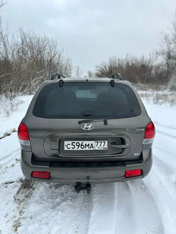 Продам hyundai santa fe 2.7i♦️600.000₽♦️ привод полный на автомате! состояние огонь, без гнили и ржавчины, мотор бензиновый v6 работает как часики, не дымит не троит! коробка не пинает вообще. резина зимняя, магнитола 2din, пробег 256т. км. подвеска вся сделанная; не гремит вообще. хорошая комплектация на коже, климате, 4 подьемника, подогревы, эл зеркала, star line сигналка, фары линзованые, на черных масках, с бронепленкой - ночью как днем! (родные отдам в комплекте) любое оформление документов в мрео штрафов, запретов, долгов нет! г. макеевка +79497324159 📞 звоните: +7(949)7324159 - фотография - 8