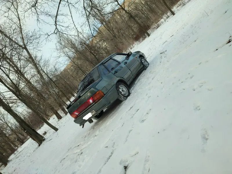 В продаже! ваз samara 2115 2007 года выпуска, авто каждый день на ходу, без вложений❗двигатель 1.5 8 v. не дымит не троит работает ровно едет бодро, ходовая на 4+ электрика полностью исправна 👍документы чистые 180 учёт птс, стс, дкп, ксерокопия паспорта хозяина связь с ним есть, любой вид оформления, комплектация авто🚘 хорошая музыка, зимняя резина, 2 электро стеклоподъёмника, центральный замок, сигнализация, секретка,2 подогрева сидений, обогрев стёкол, лед лампы💡печка новая, цена 210 тыс рублей торг, возможен пригон по договорённости, звонить по 📱+79495357455, г. макеевка. 📞 звоните: +7(949)5357455 - фотография - 3