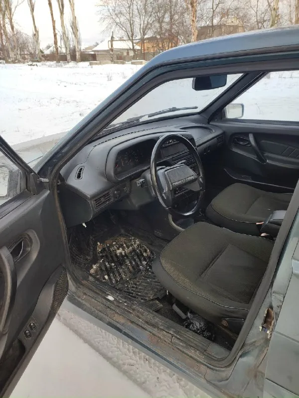 В продаже! ваз samara 2115 2007 года выпуска, авто каждый день на ходу, без вложений❗двигатель 1.5 8 v. не дымит не троит работает ровно едет бодро, ходовая на 4+ электрика полностью исправна 👍документы чистые 180 учёт птс, стс, дкп, ксерокопия паспорта хозяина связь с ним есть, любой вид оформления, комплектация авто🚘 хорошая музыка, зимняя резина, 2 электро стеклоподъёмника, центральный замок, сигнализация, секретка,2 подогрева сидений, обогрев стёкол, лед лампы💡печка новая, цена 210 тыс рублей торг, возможен пригон по договорённости, звонить по 📱+79495357455, г. макеевка. 📞 звоните: +7(949)5357455 - фотография - 6