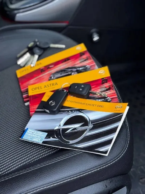 Opel astra j 2012 at 1.4 turbo авто в идеальном состоянии салон как в новом автомобиле оригинальный пробег 155 т. км все стекла родные богатая комплектация подогревы сидений/руля/зеркал/форсунок омывателя двухзонный климат-контроль хорошая штатная музыка круиз-контроль задний парктроник комбинированный салон кожа/ткань датчик света и дождя електропривод сидений на авто стоит хорошая зимняя резина nokian в комплекте летняя резина michelin также 3 комплекта ковриков штатная амбиентная подсветка на 150 тыс. км произведено большое то!!! цена 830 тыс. руб. торг у капота! тг вотсап +79493811593 звоните +79495082418 📞 звоните: +7(949)3811593 - фотография - 9