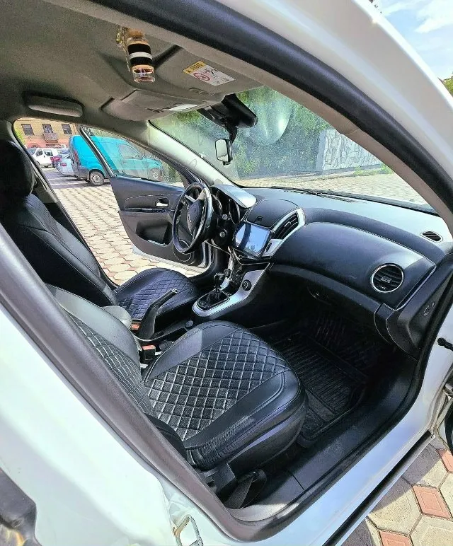 Г. енакиево продам chevrolet круз 2014г. объём 1.8 коробка механика автомобиль в хорошем состоянии ц... - фотография