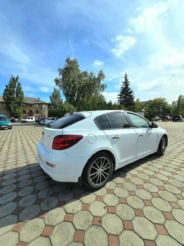 Г. енакиево продам chevrolet круз 2014г. объём 1.8 коробка механика автомобиль в хорошем состоянии цена: 750.000, торг у капота обращаться по номеру: +79495205898 📞 звоните: +7(949)5205898 - фотография - 4