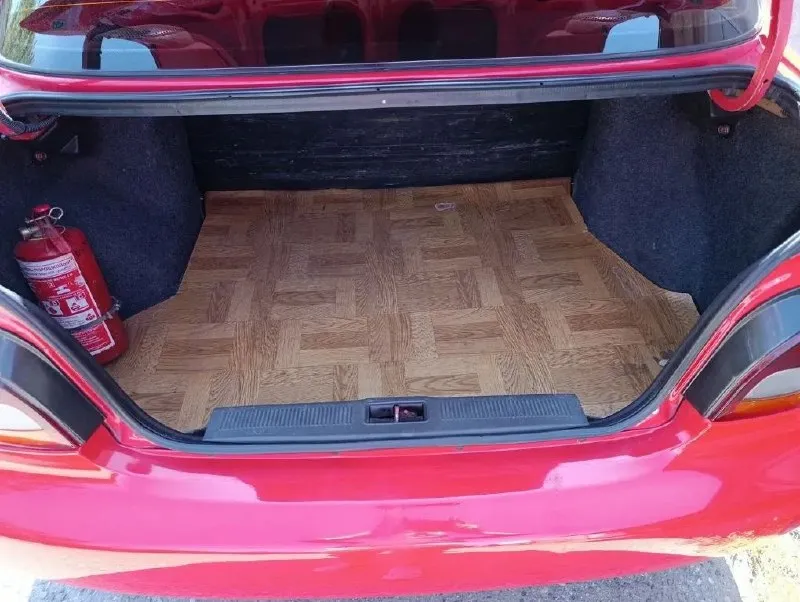 Продам hyundai accent 1995г корейской сборки для американского рынка в редком красивом цвете. гаражное бережное хранение. кузов и ходовая часть в идеальном состоянии, после кап ремонта, ремни грм, помпа, радиатор, колодки новые, все расходники менялись своевременно. сигнализация. салон в хорошем состоянии. двигатель 1.5. требует ремонта, в аварийном режиме работает 3 и задняя передачи. комплект зимней резины. 220 000.небольшой торг. регистрация на 180 регион +79493330956. донецк. 📲 tg: 🇷🇺станислав 🇷🇺 📞 звоните: +7(949)3330956 - фотография - 7