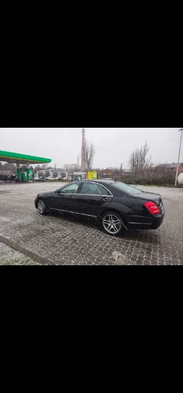 Mercedes long 221. 2010г. автомобиль достойном состоянии, как внешне так и технически очень живой! ✅максимальная комплектация на панораме ✅движок очень живой мотор работает ровно, не дымит и не стучит, масло не ест. кпп переключает хорошо. с документами порядок. возможен обмен с вашей доплаты. г. мариуполь тел. +79498096404 +79081839126 цена 1.4🍋 торг - фотография - 3