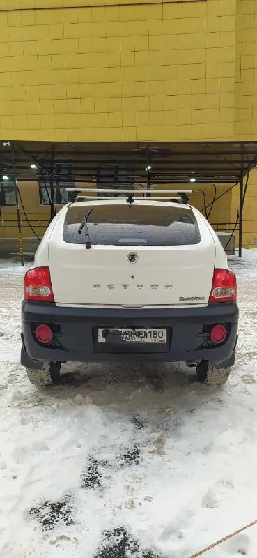 Продается рамный внедорожник в хорошем состоянии. это полноценный внедорожник с большим просветом,2008г. двигатель 2.0тd. , работает ровно, коробка автомат переключает плавно, полный привод работает, кондиционер холодит, сидения с подогревом. пробег 250.000 тыс км. все расходники заменены. установлена зимняя шипованная шина. установлена камера заднего вида и задний парктроник. есть небольшие нюансы по кузову. цена 950 тыс. руб ±7949-423-12-96 донецк! 📞 звоните: +7(949)4231296 - фотография - 4