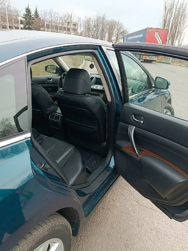 Продаётся teana ( nissan теана) 2008 года. мотор 2.5 л вариатор. пробег: 243500. комплектация: климат контроль, электро регулировка сидений с памятью, атаманка под пассажирским сиденьем, кожаный салон, абс, кнопка start/stop, бесключевой доступ, подогрев всех сидений, датчик света, складывающиеся зеркала, камера заднего вида, встроенная мультимедийная система с двд и навигатором, новая зимняя резина. машина полностью обслужена. цена: 850000. город шахтерск, тел +79494101314 📞 звоните: +7(949)4101314 - фотография - 5