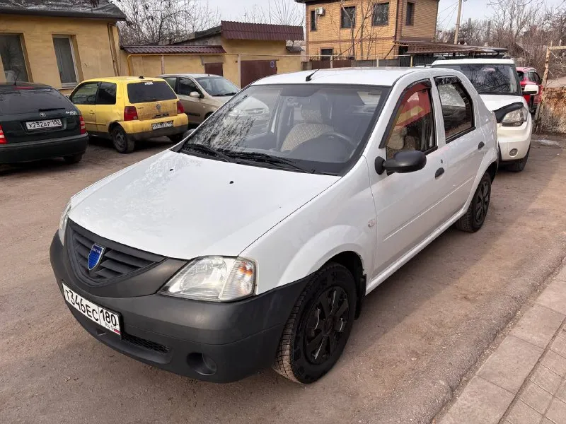 Срочно🔥🔥🔥🔥 dacia logan 1.4 mt 2007 пробег 119 тыс владелец один. машина в хорошем состоянии. ездил аккуратно. летняя резина на дисках r15 полностью обслужена сел да поехал. полное переоформление. 450тыс +79494536343 владислав - фотография - 3