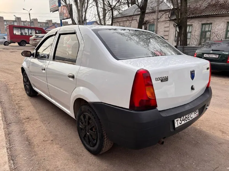 Срочно🔥🔥🔥🔥 dacia logan 1.4 mt 2007 пробег 119 тыс владелец один. машина в хорошем состоянии. ездил аккуратно. летняя резина на дисках r15 полностью обслужена сел да поехал. полное переоформление. 450тыс +79494536343 владислав - фотография - 5