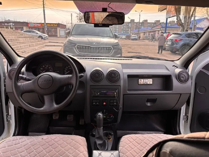 Срочно🔥🔥🔥🔥 dacia logan 1.4 mt 2007 пробег 119 тыс владелец один. машина в хорошем состоянии. ездил аккуратно. летняя резина на дисках r15 полностью обслужена сел да поехал. полное переоформление. 450тыс +79494536343 владислав - фотография - 6