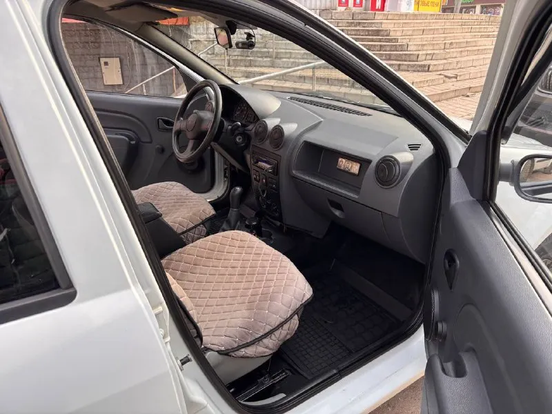 Срочно🔥🔥🔥🔥 dacia logan 1.4 mt 2007 пробег 119 тыс владелец один. машина в хорошем состоянии. ездил аккуратно. летняя резина на дисках r15 полностью обслужена сел да поехал. полное переоформление. 450тыс +79494536343 владислав - фотография - 7