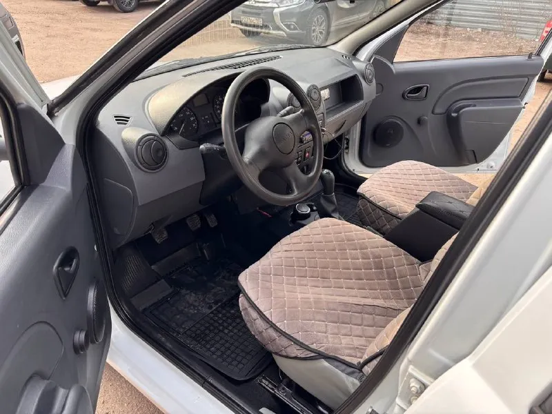 Срочно🔥🔥🔥🔥 dacia logan 1.4 mt 2007 пробег 119 тыс владелец один. машина в хорошем состоянии. ездил аккуратно. летняя резина на дисках r15 полностью обслужена сел да поехал. полное переоформление. 450тыс +79494536343 владислав - фотография - 9