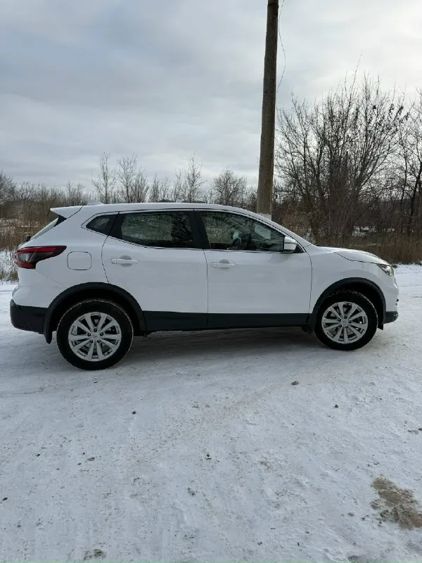 Продам qashqai 2021г акпп (cvt) 💵цена: 1620000 торг 📮 город: макеевка 🚘 марка / модель: qashqai акпп (cvt) 📅 год выпуска:2022(12.2021) регистрация февраль 2022 📊 пробег:108000 ⛽ двигатель :2.0(144 л/с) 🔧 тип кпп:автомат cvt привод :передний 📝 описание: авто в хорошем состоянии. двигатель и акпп работают на отлично. по ходовой так же без вопросов, ничего не стучит не гремит. по комплектации:подогрев передних сидений задних сидений, датчик дождя, света, двухзонным климат контроль, складывания зеркал, и т. д кузов весь в родной краске. авто без дтп не один болт не крутился. есть притертость по заднему бамперу. не каршеринг! не такси! авто в отличном состоянии. 2 комплекта ключей. переоформление в мрэо. ☎ контактный телефон :+79493207258 📞 звоните: +7(949)3207258 - фотография - 4
