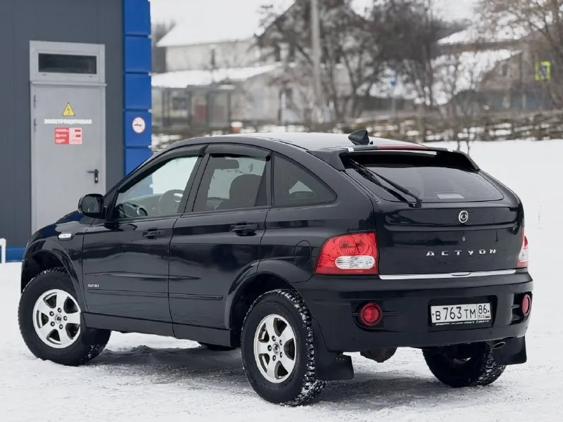 В продаже ssanyong actyon, 2.3 л (g23d) самый надёжный со всей серии, он же м111 (mercedes) полноценный полумилионник в связке с акпп от mercedes (nag1) неубиваемый, вечный автомат. рамный внедорожник, номер читается отлично. родной пробег - 218 тыс км, . два собственника. отчёт ‘автотеки’ кристально-зелёный, . без дтп. подключаемый полный привод с понижайкой, с завода в заднем мосту установлен самоблок. в данный момент заменены все масла и фильтра, никакие дополнительные вложения - не требует. хорошая комплектация : круиз и климат, датчик дождя и датчик света, мультируль, . подогревы и сидений и зеркал, . доводчики окон, . автозапуск, предпусковой подогреватель антифриза - 220в, резина зима/ лето, два комплекта литых дисков. контакты : +7 (949) 363-52-68 (есть «telegram») цена : 800,000 рублей. обмен не рассматриваю. 📞 🇷🇺 звоните: +79493635268 - фотография - 5