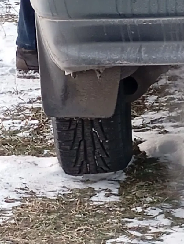 Добрый день ваз 2110 2002 год мотор масло не берет в хорошем состояние ходовка в хорошем состояние, под замену крыло, на фото видно по дну порог под замену, но не критично 180 регион. 200 р торг на бензин +7 949 503 14 44 📞 звоните: +7(949)5031444 - фотография - 10