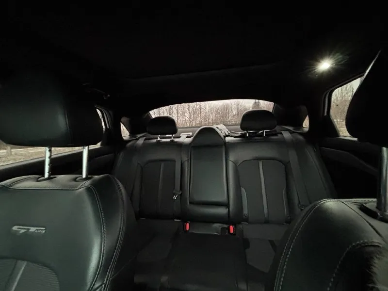 Продам kia k5 – состояние 🔥! (енакиево) год выпуска: 2020 пробег: 140 000 км (подтвержден) двигатель: 1.6 л (187 л. с. ) – 🐎динамичный и экономичный! коробка передач: автоматическая – переключения плавные, без рывков. 📞 телефон: +7 (949) 083-63-93 описание: продаю свой ухоженный kia k5 в отличном состоянии. автомобиль полностью обслужен и не требует никаких вложений. готов к любым проверкам! кузов: в отличном состоянии. техническая часть: без нареканий. салон: комбинированная обивка в идеальном состоянии. чистый и ухоженный. панорамная крыша преимущества: родной пробег, подтвержден документально. автомобиль полностью в стоке, без тюнинга. автотека: зеленая – никаких проблем и ограничений! юридически чист, готов к переоформлению. комплектация🔝: все для комфорта! антипробуксовочная система кожаный мультируль премиальная акустика – отличный звук! двухзонный климат-контроль датчики света и дождя круиз-контроль парктроники электроскладываемые зеркала с подогревом 4 электростек 📞 звоните: +7(949)0836393 - фотография - 6