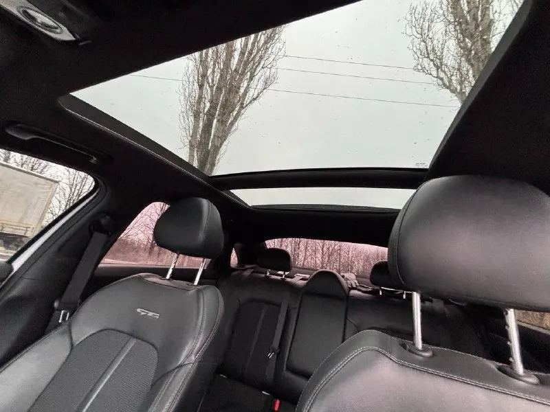 Продам kia k5 – состояние 🔥! (енакиево) год выпуска: 2020 пробег: 140 000 км (подтвержден) двигатель: 1.6 л (187 л. с. ) – 🐎динамичный и экономичный! коробка передач: автоматическая – переключения плавные, без рывков. 📞 телефон: +7 (949) 083-63-93 описание: продаю свой ухоженный kia k5 в отличном состоянии. автомобиль полностью обслужен и не требует никаких вложений. готов к любым проверкам! кузов: в отличном состоянии. техническая часть: без нареканий. салон: комбинированная обивка в идеальном состоянии. чистый и ухоженный. панорамная крыша преимущества: родной пробег, подтвержден документально. автомобиль полностью в стоке, без тюнинга. автотека: зеленая – никаких проблем и ограничений! юридически чист, готов к переоформлению. комплектация🔝: все для комфорта! антипробуксовочная система кожаный мультируль премиальная акустика – отличный звук! двухзонный климат-контроль датчики света и дождя круиз-контроль парктроники электроскладываемые зеркала с подогревом 4 электростек 📞 звоните: +7(949)0836393 - фотография - 9