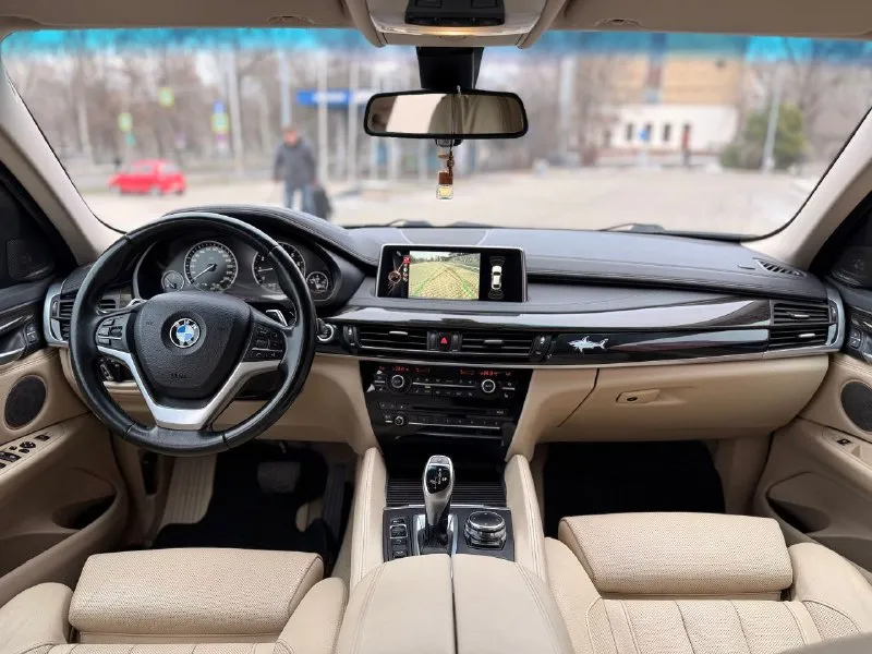 ✨ bmw x6 (f16) ⭐ ключевые особенности: - ✅ год выпуска: 2017 - 🏎 тип кузова: кросс-купе - ⚙ двигатель: 3.0-литровый бензин, 306 л. с. - 📊 расход топлива: 9.5 л/100 км (город) - 💨 трансмиссия: 8-ступенчатый автомат 🔥 премиальные опции: - 🎧 звук от harman kardon - 🔦 адаптивные фары - - фотография - 8