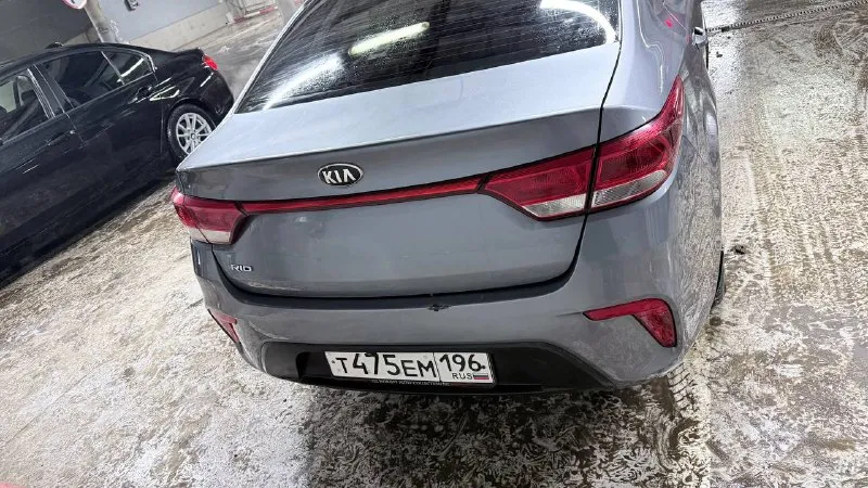 Kia рио 2018 года пробег 191 000 замена масла проводилась каждые 7000 км вложений машина не требует сел и поехал любые проверки в любом сервисе машина была куплена в 2023 году сейчас в птс 3 хозяева так как после развода машину пришлось переписать, но по факту я второй хозяин комплектация: подушка безопасности пассажира эра-глонасс антиблокировочная система (abs) система стабилизации (esp) подушка безопасности водителя крепление детского кресла (задний ряд) isofix система помощи при старте в гору (hsa) датчик давления в шинах электрообогрев боковых зеркал 4 стеклоподъемника подогрев передних сидений обогрев руля климат контроль круиз контроль электрообогрев боковых зеркал стоит музыка прайд в каждой двери по колонке, 2 усилителя, сабик, 4 двери проклеены. цену вижу с музыкой 1 350 000 телефон для связи 89498555824 телеграмм 89920291395 автомобиль в донецке днр перекупы просьба не беспокоить 📲 tg: михаил 📞 звоните: +7(949)8555824 - фотография - 8