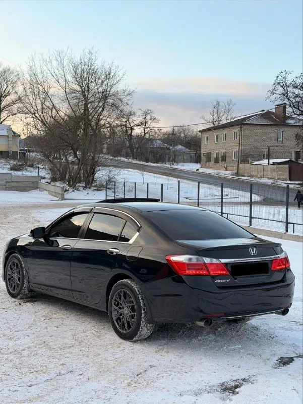 Honda accord 9 executive 2.4 1.430.000💰🔥 год:2013 пробег:210.000 самая полная комплектация. черная на черном 😎👍🏻 люк, подогревы всех сидений, боковая камера, электро привода сидений, все вспомогательный датчики. мотор в отличном состоянии, едет как ракета, при этом не дымит, масло не ест, не троит, все отлично! переключает мягко, комфортно, легкая в езде! ходовая без нареканий, ничего не гремит, не стучит, мягкая комфортная) по электрике все есть и все работают исправно, без каких либо нареканий! документы чистые, без запретов, без штрафов 79496438443 - фотография - 3