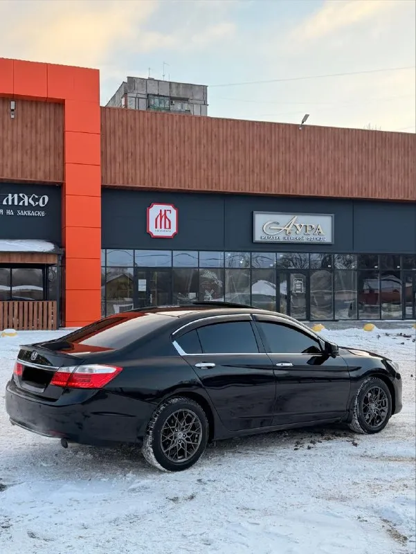 Honda accord 9 executive 2.4 1.430.000💰🔥 год:2013 пробег:210.000 самая полная комплектация. черная на черном 😎👍🏻 люк, подогревы всех сидений, боковая камера, электро привода сидений, все вспомогательный датчики. мотор в отличном состоянии, едет как ракета, при этом не дымит, масло не ест, не троит, все отлично! переключает мягко, комфортно, легкая в езде! ходовая без нареканий, ничего не гремит, не стучит, мягкая комфортная) по электрике все есть и все работают исправно, без каких либо нареканий! документы чистые, без запретов, без штрафов 79496438443 - фотография - 4