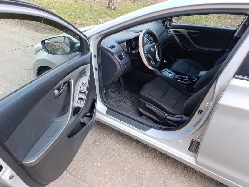 Хюндай элантра (hyundai elantra) 2011 г; мотор 1, 6 акпп, мотор установлен абсолютно новый, по технике в норме, новая резина. цена 1,100 000₽ возможен обмен. +79493615247 - фотография - 4