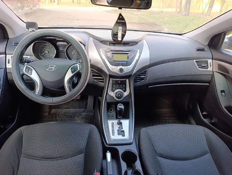 Хюндай элантра (hyundai elantra) 2011 г; мотор 1, 6 акпп, мотор установлен абсолютно новый, по технике в норме, новая резина. цена 1,100 000₽ возможен обмен. +79493615247 - фотография - 5