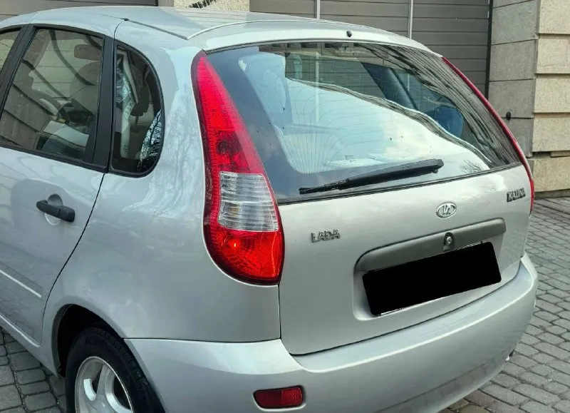 Продам лада калина (lada kalina) автомобиль в отличном состоянии без дефектов близко к состоянии нового автомобиля пробег:60.000 км родной все низа дверей заводские автомобиль в родном окрасе двигатель 1.6 коробка передач механика комплектация люкс: кондиционер, гур, подогревы сидений и стекла, электрозеркала,4 стеклоподъемники, сигнализация, центральный замок я собственник переоформление в мрэо в связи с нашей ситуацией со связью звоните несколько раз +79494048364 стоимость 455.000 ₽ торг возле автомобиля - фотография - 7