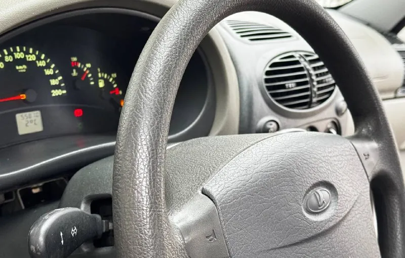 Продам лада калина (lada kalina) автомобиль в отличном состоянии без дефектов близко к состоянии нового автомобиля пробег:60.000 км родной все низа дверей заводские автомобиль в родном окрасе двигатель 1.6 коробка передач механика комплектация люкс: кондиционер, гур, подогревы сидений и стекла, электрозеркала,4 стеклоподъемники, сигнализация, центральный замок я собственник переоформление в мрэо в связи с нашей ситуацией со связью звоните несколько раз +79494048364 стоимость 455.000 ₽ торг возле автомобиля - фотография - 8