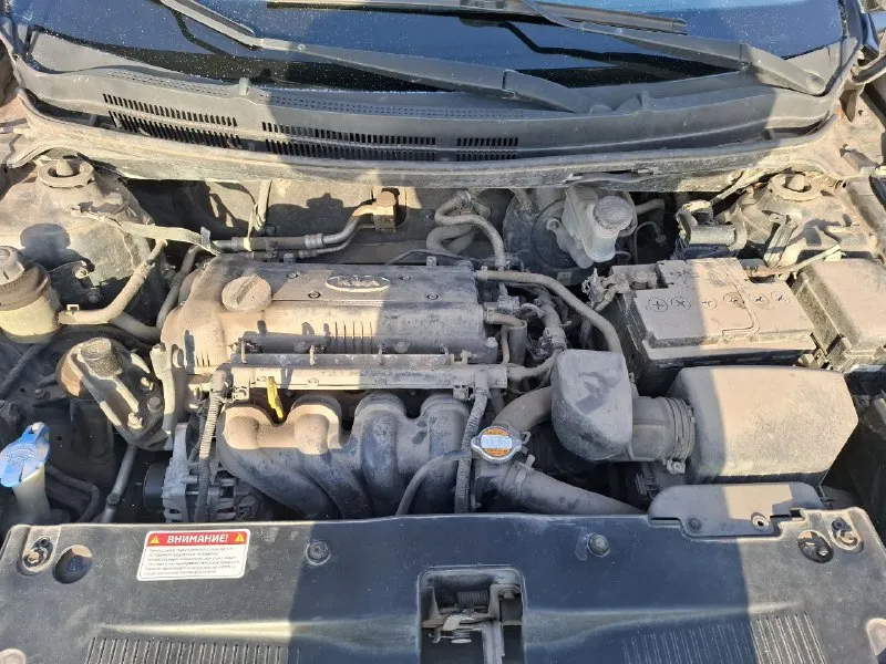 Продам kia rio чёрный хэтчбек 2012 года. (собственник) пробег 225 тыс. родной, пробивали автотеку при покупке три года назад. двигатель 1.6, 123 л. с. коробка механика. машина в хорошем состоянии, ржавчины нет, салон ухоженный, едет очень живо и шустро, проблем по ходовой и двигателю нет. есть незначительные огрехи по кузову: царапины от веток, но они не заметны. за рулем ездила девушка, предыдущий владелец тоже девушка. продажа от собственника, поэтому будем рады отдать машинку в хорошие руки. цена 850.000р, просмотр в енакиево. +79490442070 +79495772995 александр - фотография - 2