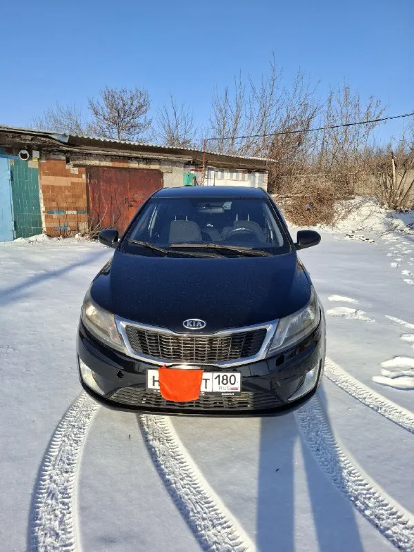 Продам kia rio чёрный хэтчбек 2012 года. (собственник) пробег 225 тыс. родной, пробивали автотеку при покупке три года назад. двигатель 1.6, 123 л. с. коробка механика. машина в хорошем состоянии, ржавчины нет, салон ухоженный, едет очень живо и шустро, проблем по ходовой и двигателю нет. есть незначительные огрехи по кузову: царапины от веток, но они не заметны. за рулем ездила девушка, предыдущий владелец тоже девушка. продажа от собственника, поэтому будем рады отдать машинку в хорошие руки. цена 850.000р, просмотр в енакиево. +79490442070 +79495772995 александр - фотография - 9
